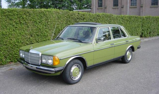 Mercedes w123 и девушка