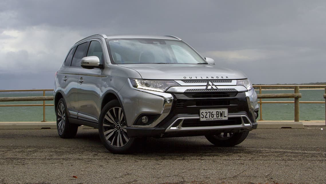 Mitsubishi outlander 2019 года фото