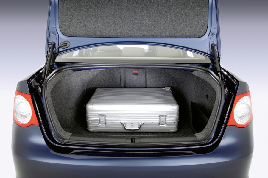 Volkswagen jetta багажник. Багажник Джетта 5. Багажник Джетта 6. Джетта 2013 багажник. Багажник Volkswagen Jetta Hybrid.