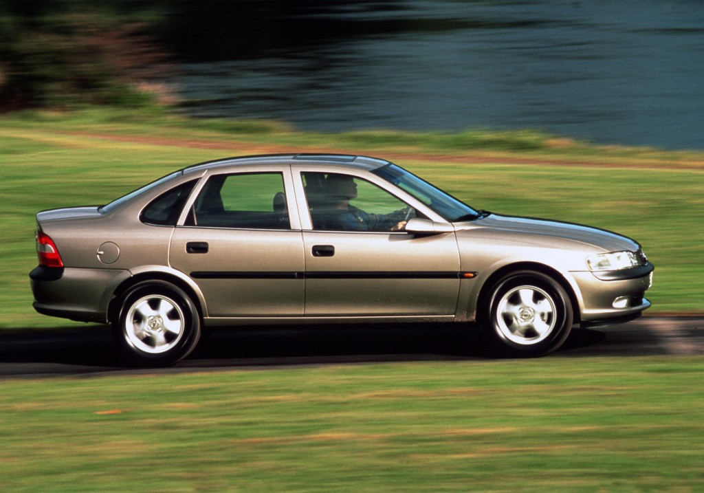 Ролики опель вектра б. Opel Vectra b 1995 - 2000 седан. Опель Вектра 1998 седан. Opel Vectra 1997. Опель Вектра седан 1996.