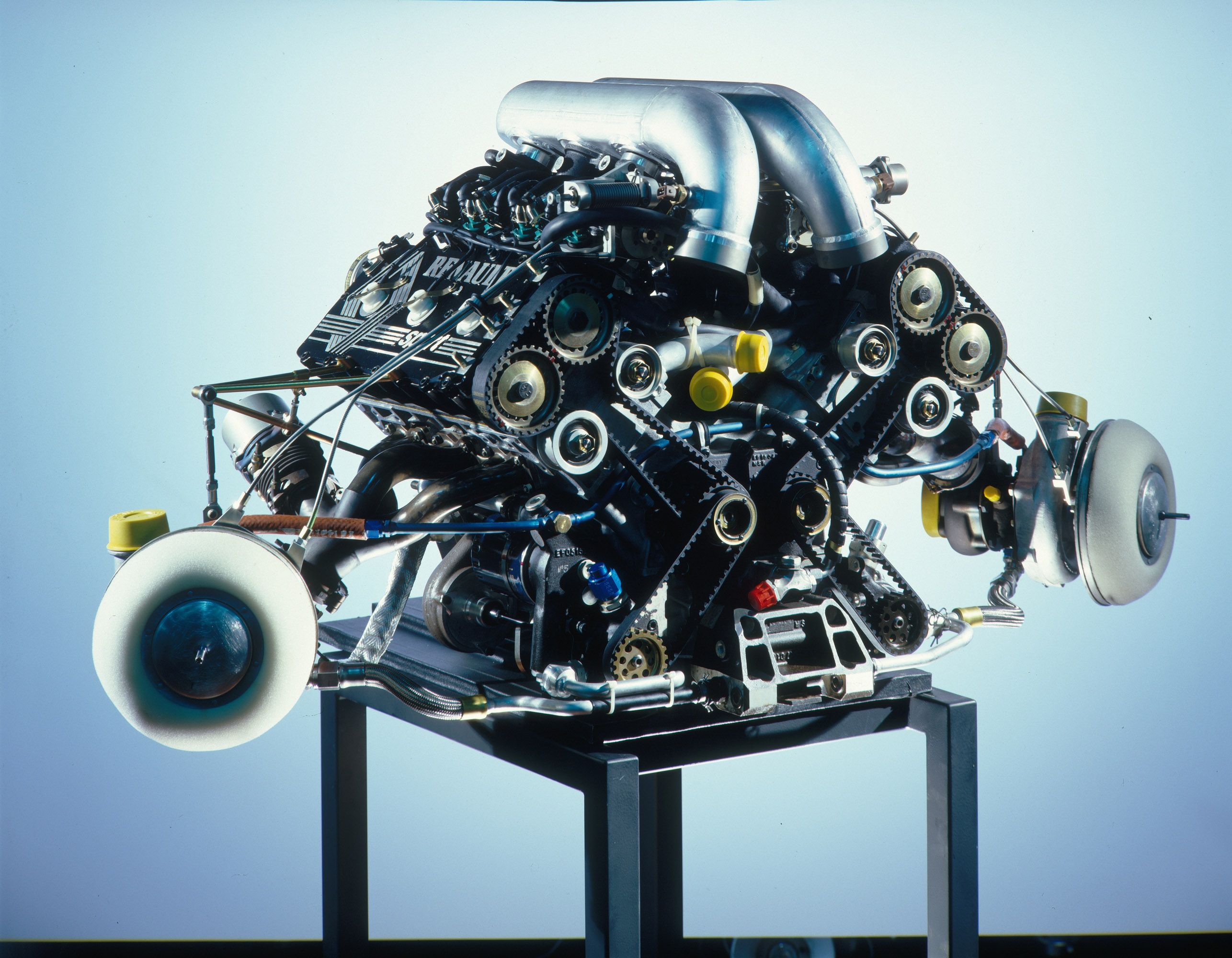 Renault 5 двигатель. Renault f1 engine. Рено с двигателем v6. F1 v6. V6 Turbo.
